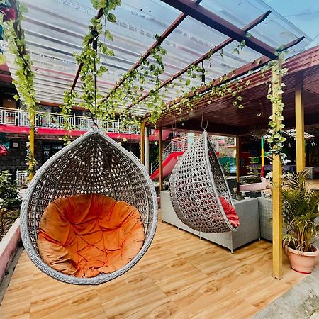 Hotel Brownie River View كاسول المظهر الخارجي الصورة