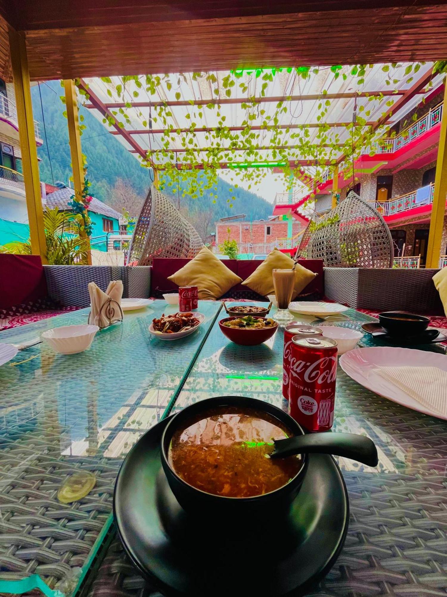 Hotel Brownie River View كاسول المظهر الخارجي الصورة