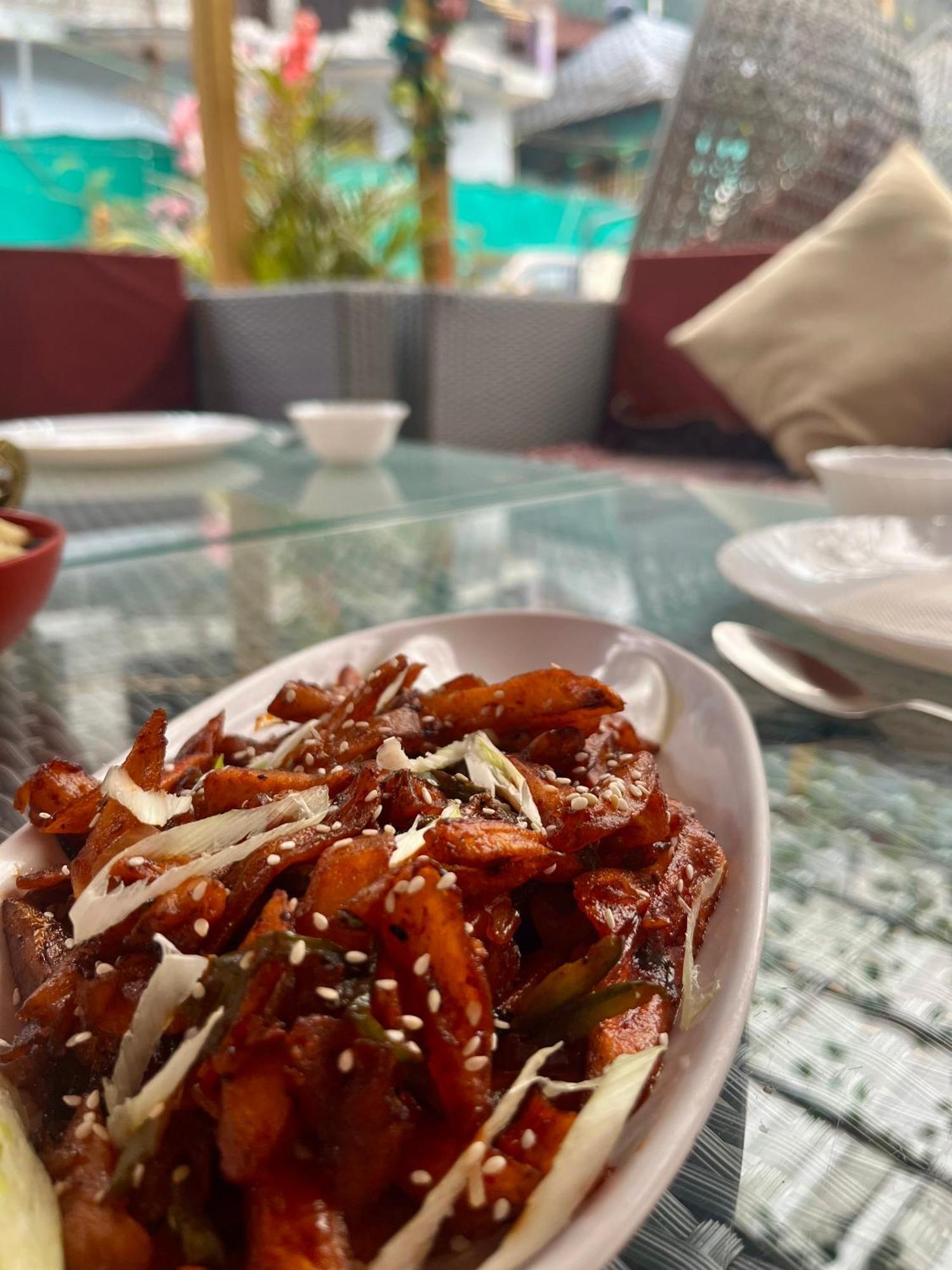 Hotel Brownie River View كاسول المظهر الخارجي الصورة